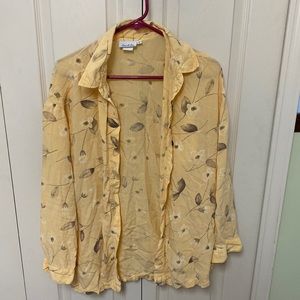 Amanda Grey buttoned top S.  Free if bundled (one free item per bundle).